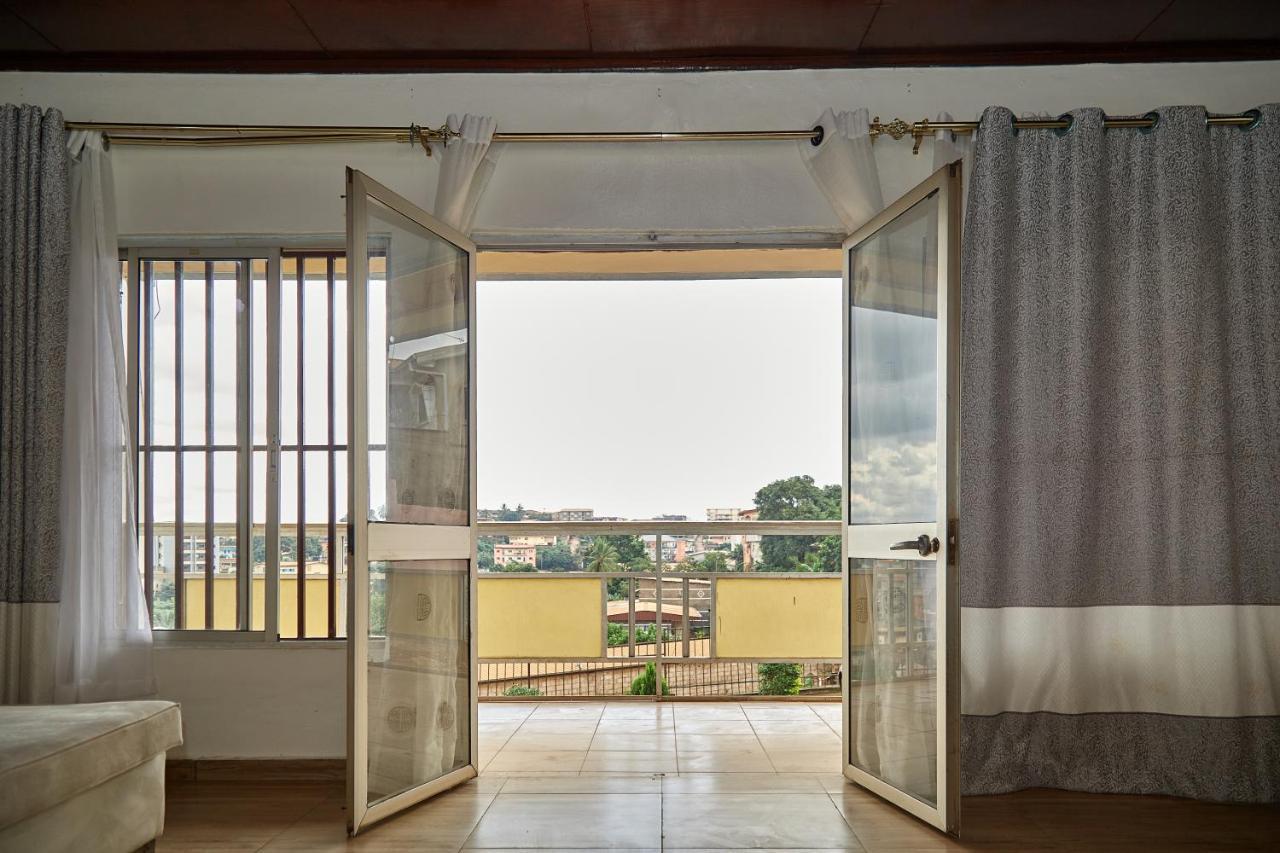 Appartement Avec Vue Panoramique Two Or Three Rooms ยาอุนเด ภายนอก รูปภาพ