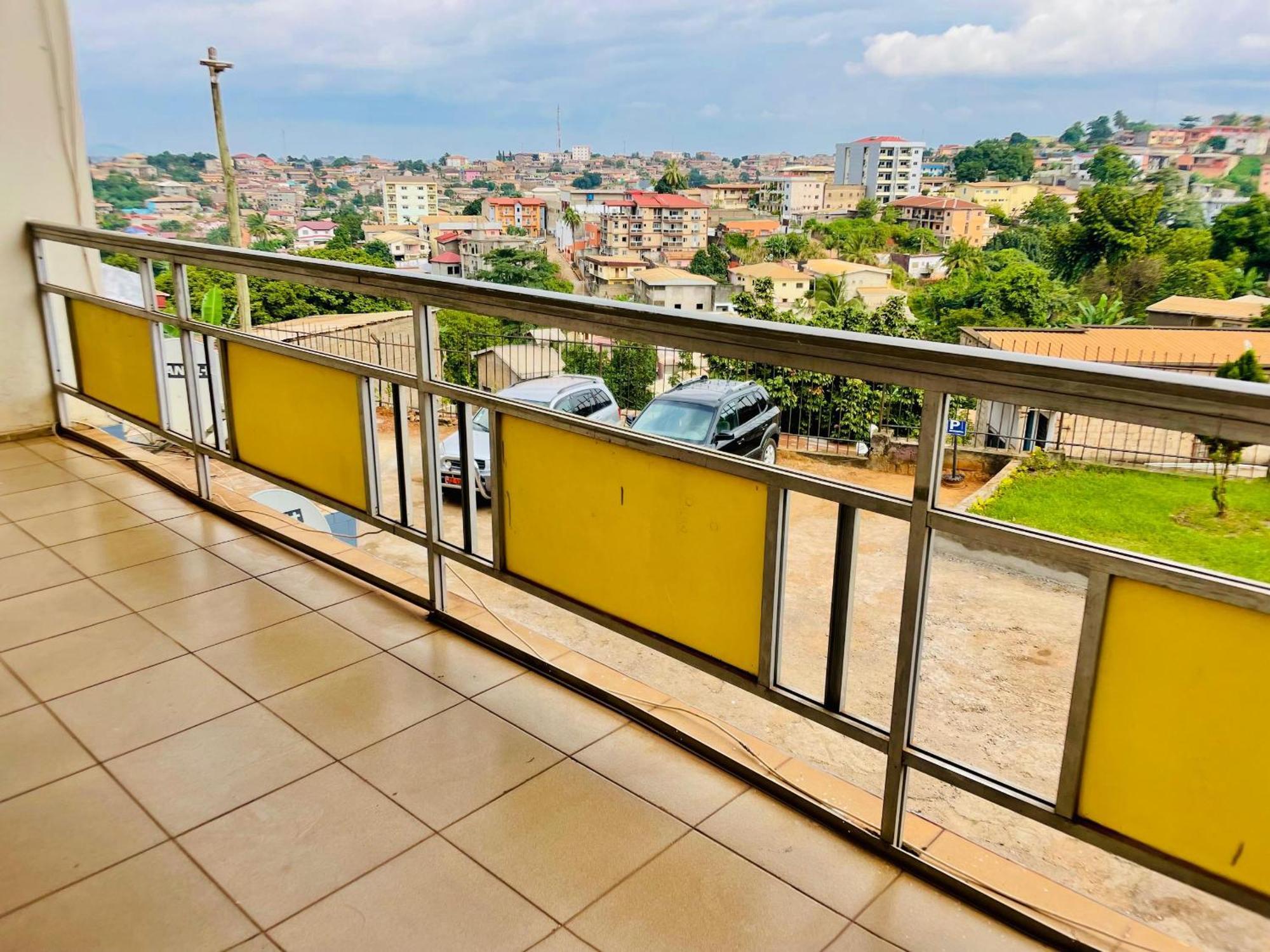 Appartement Avec Vue Panoramique Two Or Three Rooms ยาอุนเด ภายนอก รูปภาพ