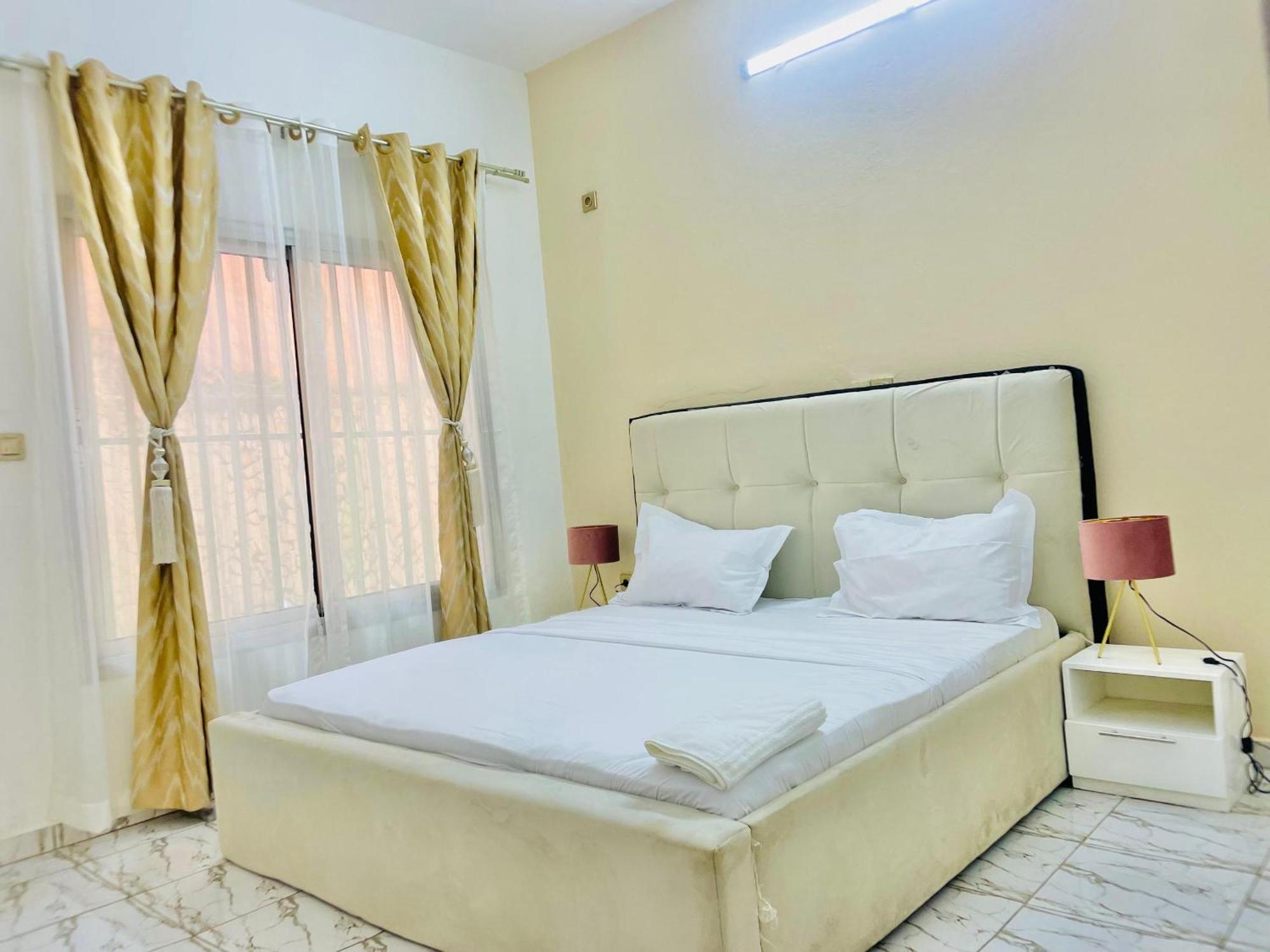 Appartement Avec Vue Panoramique Two Or Three Rooms ยาอุนเด ภายนอก รูปภาพ