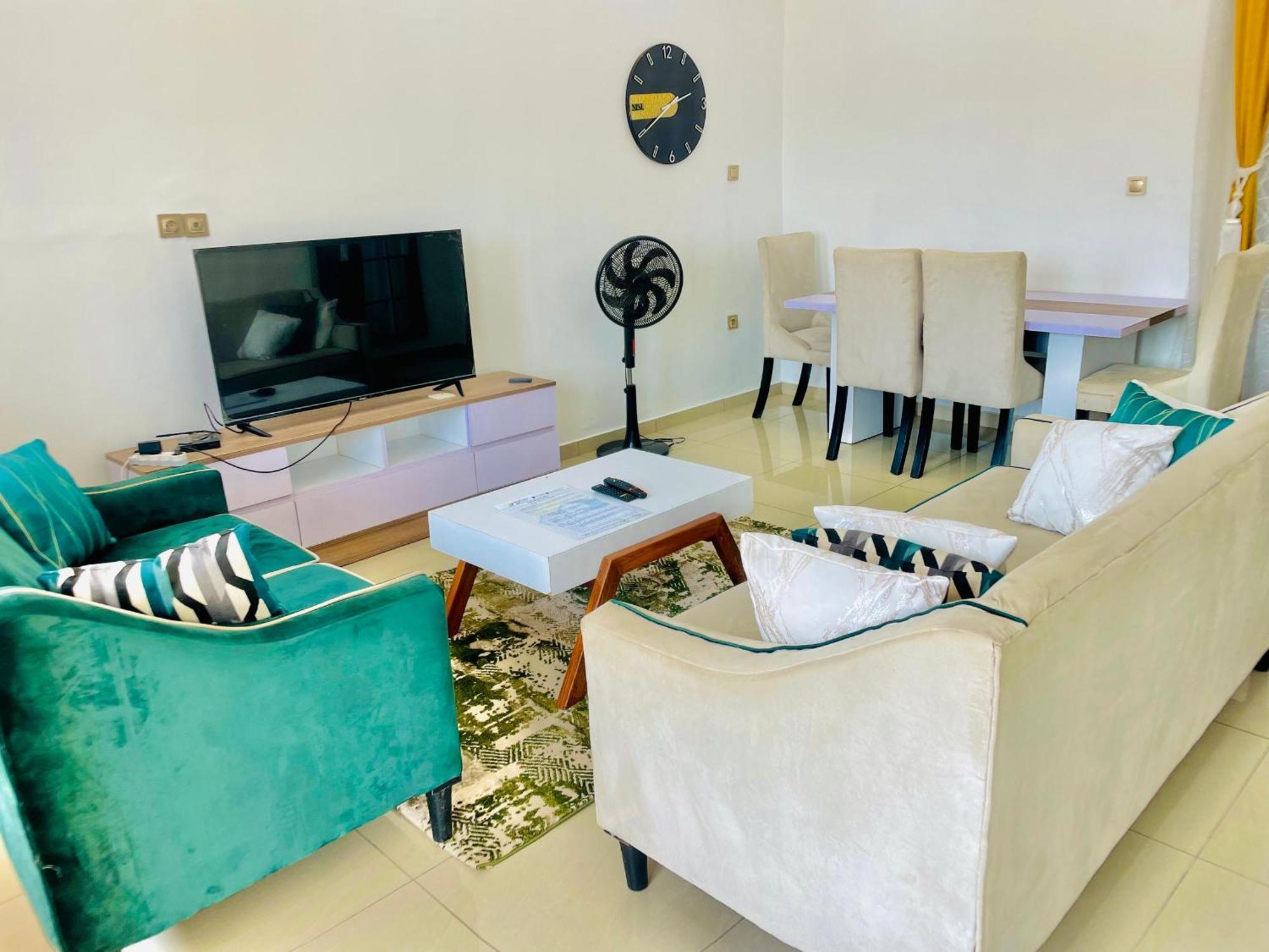 Appartement Avec Vue Panoramique Two Or Three Rooms ยาอุนเด ภายนอก รูปภาพ