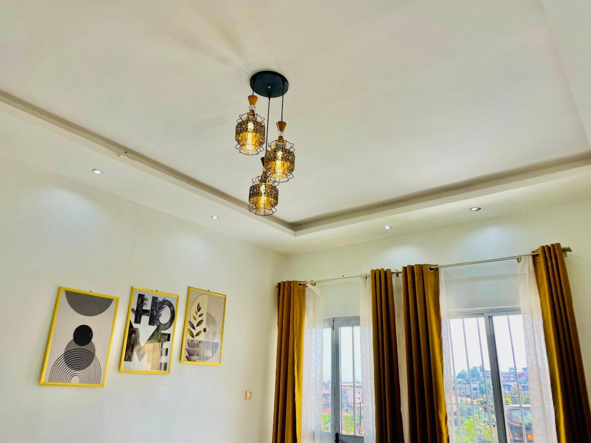 Appartement Avec Vue Panoramique Two Or Three Rooms ยาอุนเด ภายนอก รูปภาพ