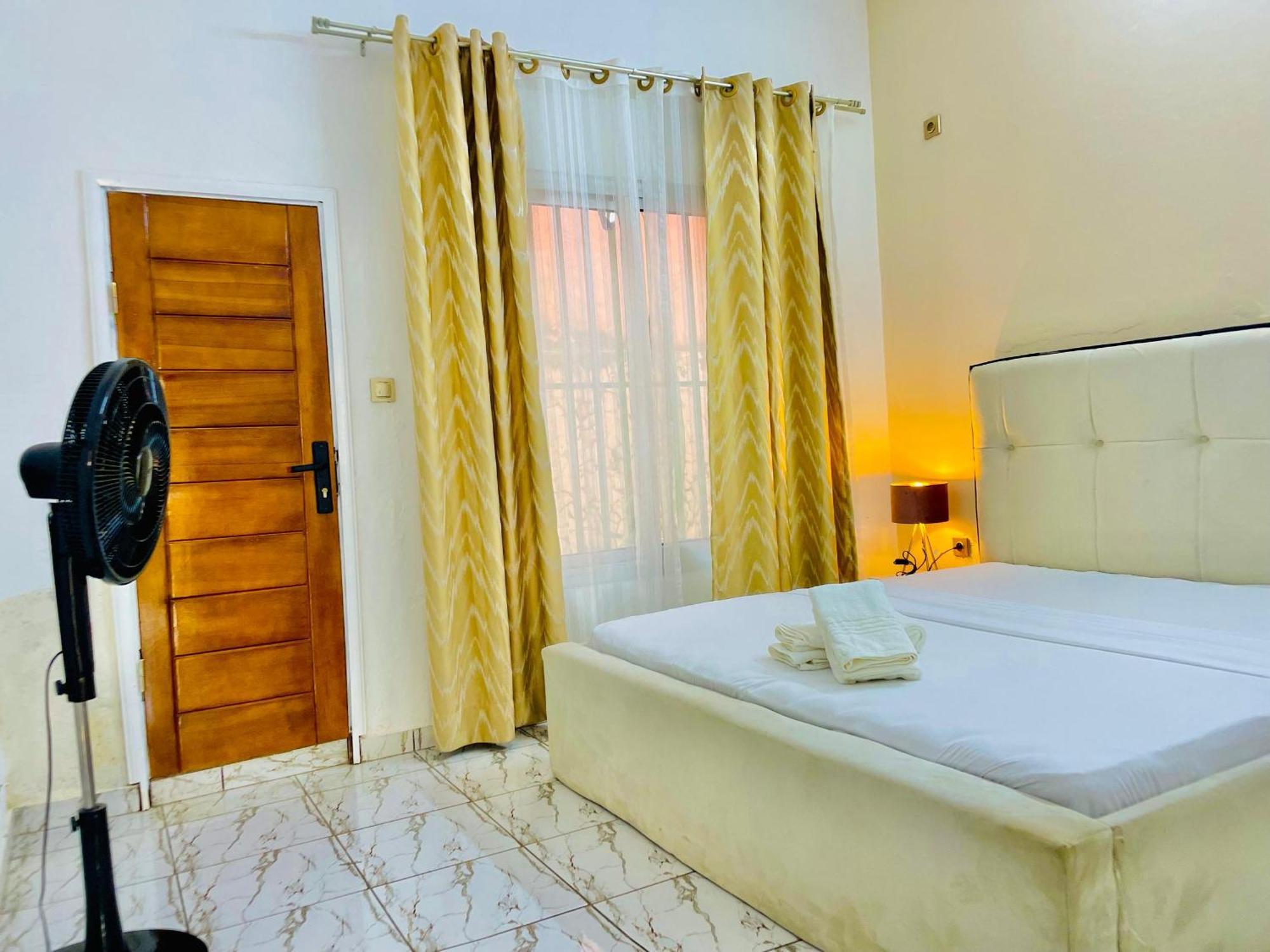 Appartement Avec Vue Panoramique Two Or Three Rooms ยาอุนเด ภายนอก รูปภาพ